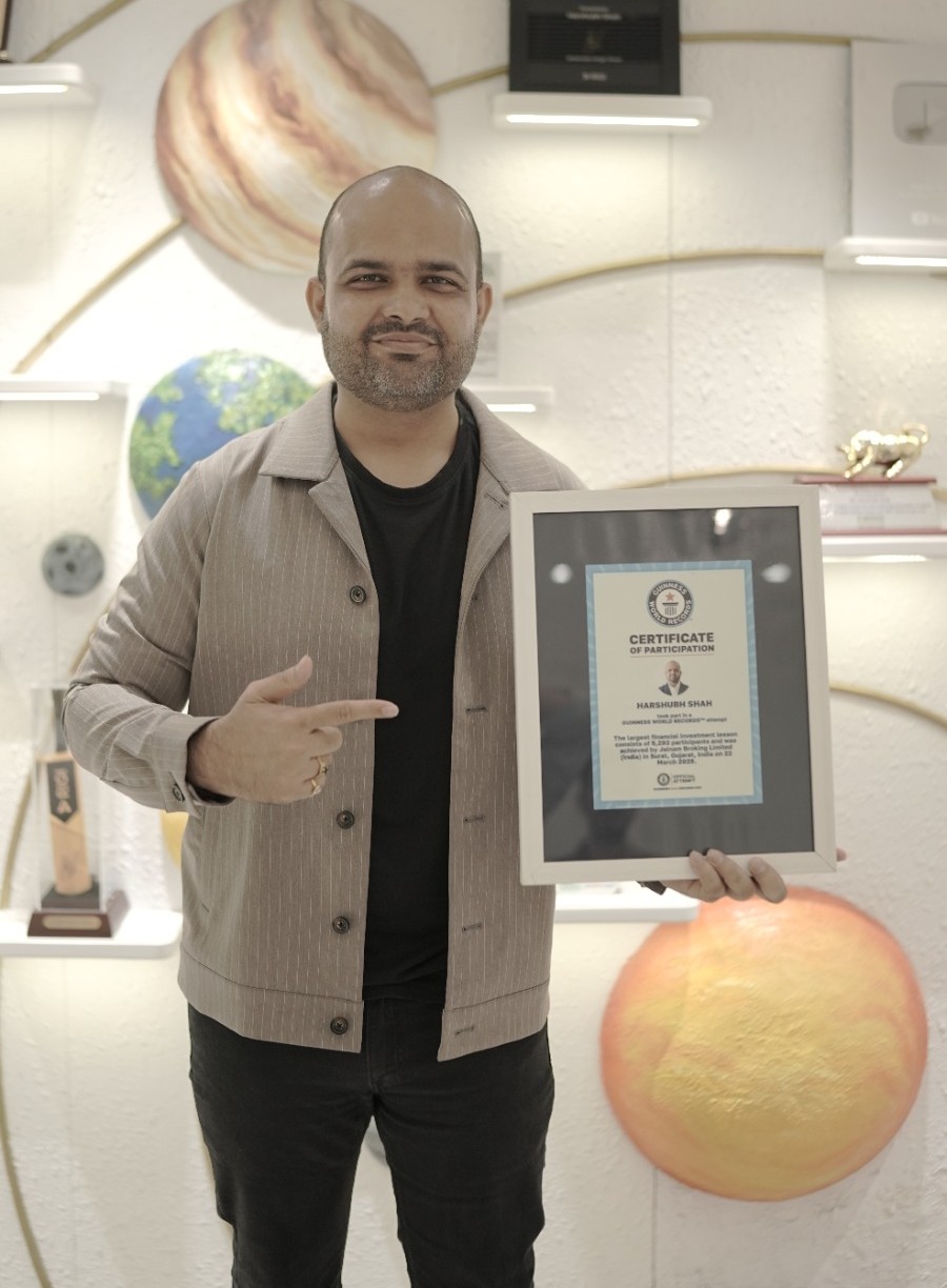 Harshubh Mahesh Shah - Financial Astrology Expert
